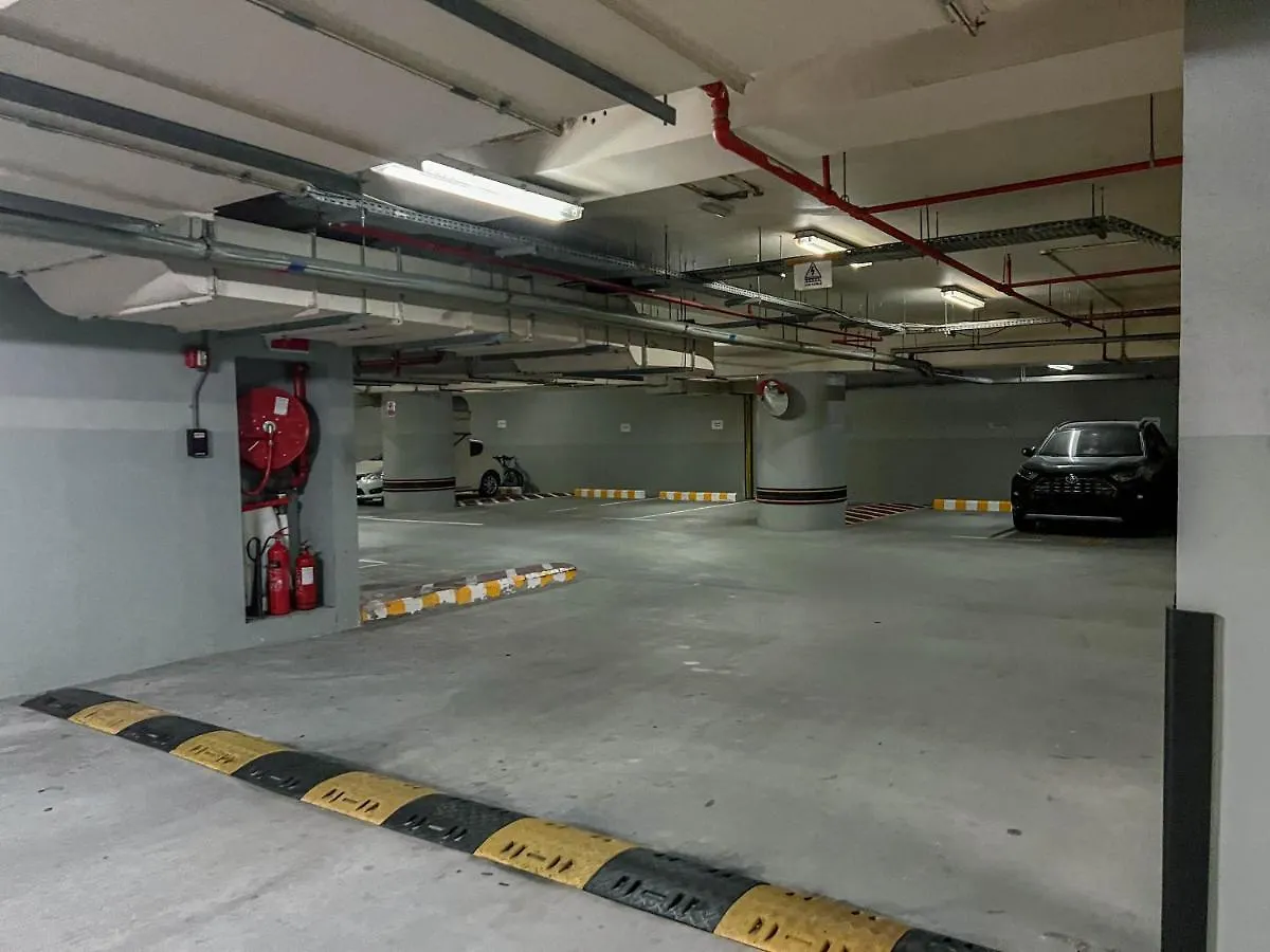 Cosmos Living Luxurious Studio Near Metro ドバイ 0*,  アラブ首長国連邦
