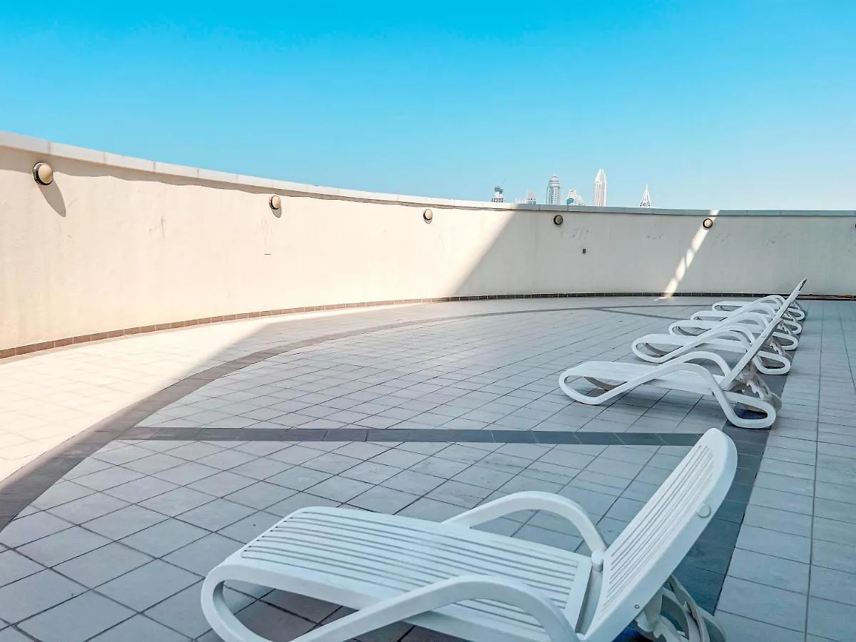 Cosmos Living Luxurious Studio Near Metro ドバイ アパート
