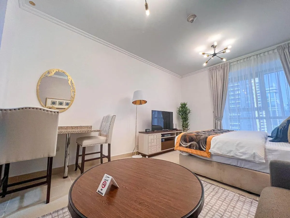 Cosmos Living Luxurious Studio Near Metro ドバイ 0*,