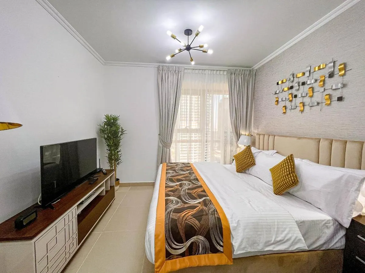 アパート Cosmos Living Luxurious Studio Near Metro ドバイ