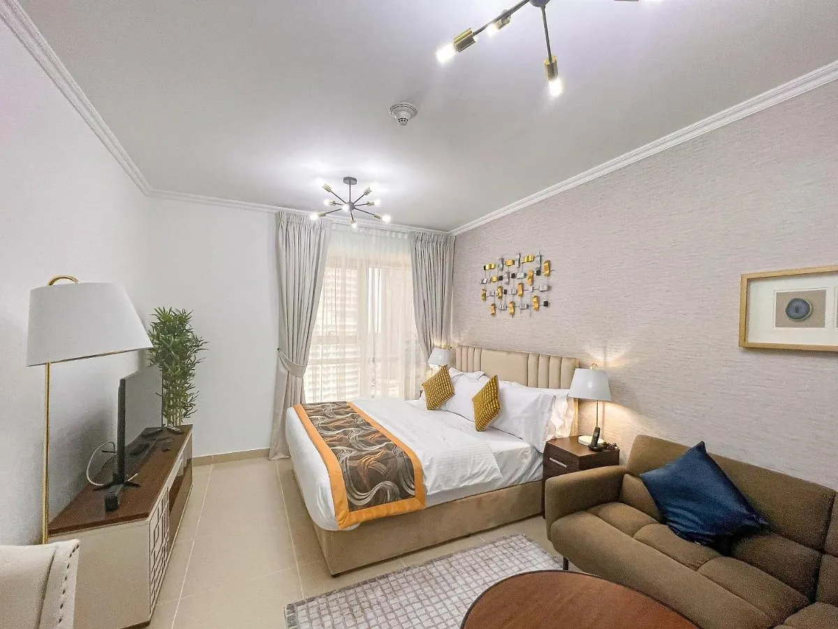 Cosmos Living Luxurious Studio Near Metro ドバイ 0*,  アラブ首長国連邦