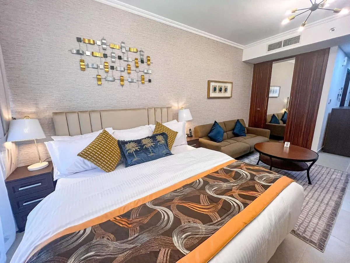 Cosmos Living Luxurious Studio Near Metro ドバイ アパート
