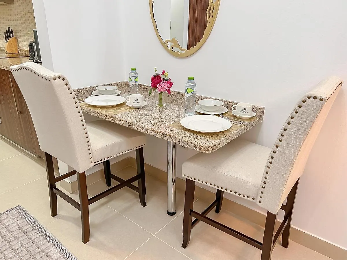 Cosmos Living Luxurious Studio Near Metro ドバイ 0*,